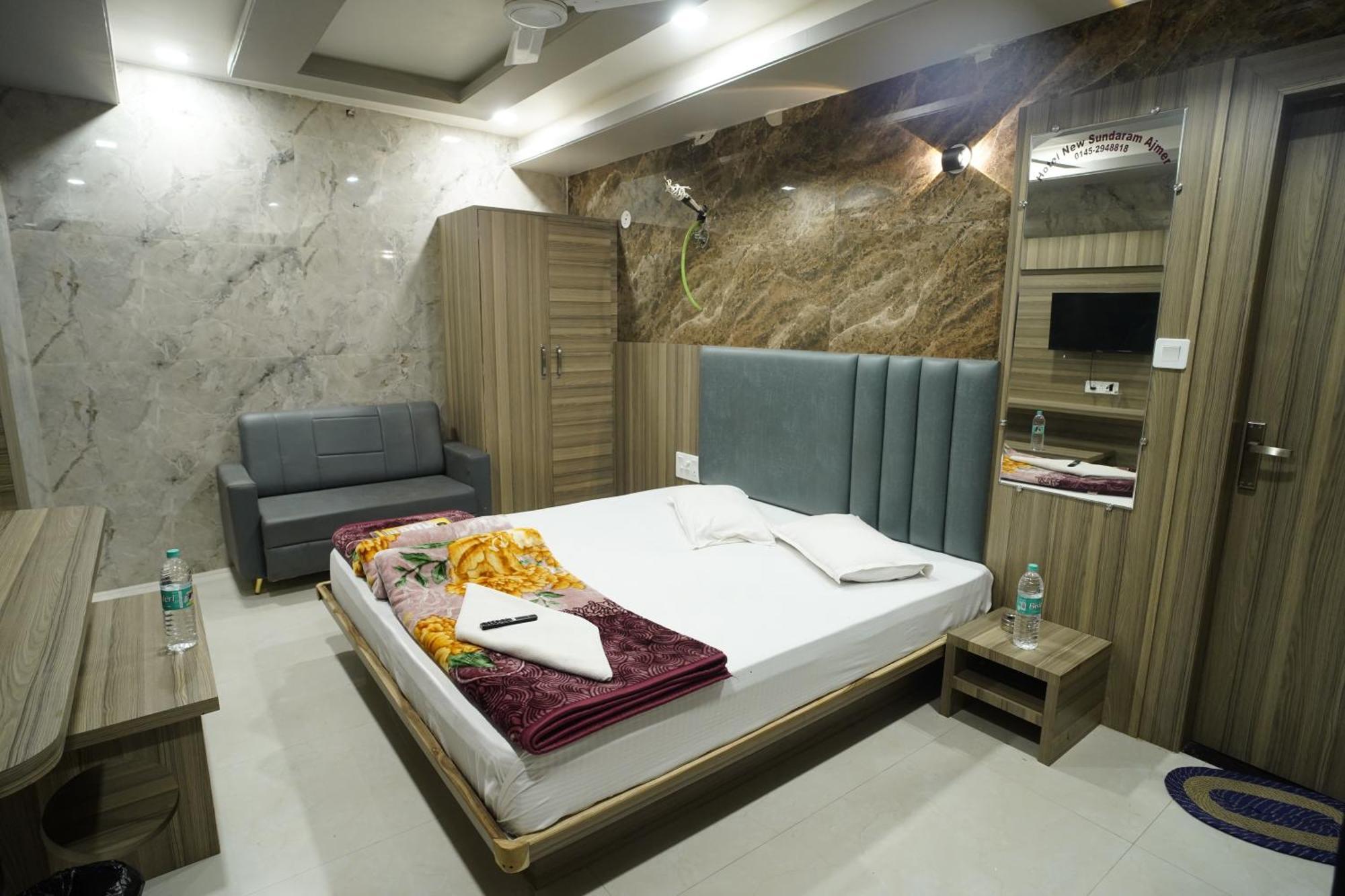 Hotel New Sundaram 150 Mtrs From Dargah Ajmer Luaran gambar